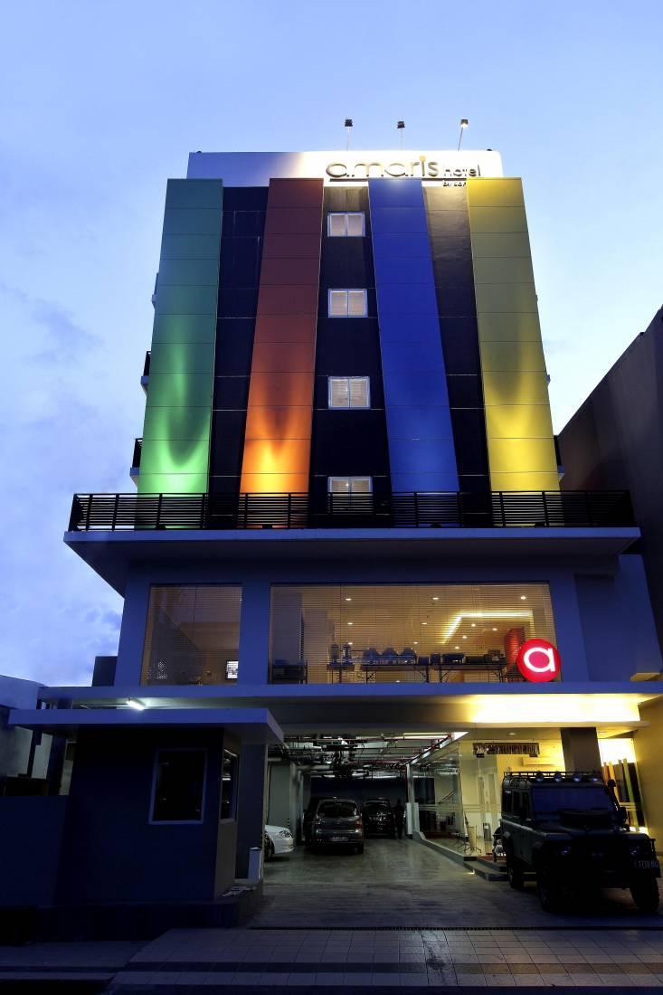 โรงแรมอมาริสปานัคกุแกง มากาซาร์ ภายนอก รูปภาพ